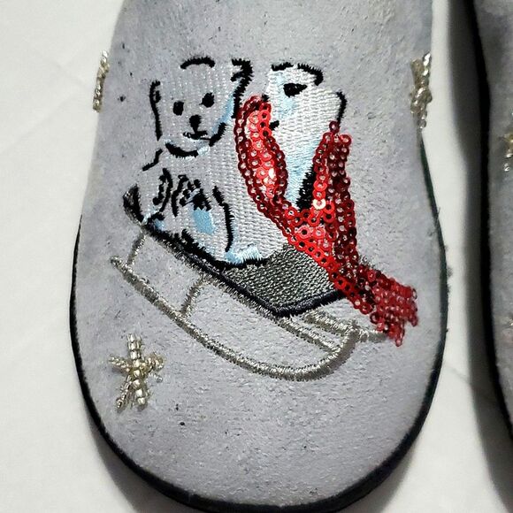 Vera Bradley Christmas Polar Bear & Fox Gray Fuzzy Slip On Slippers - Picture 3 of 8